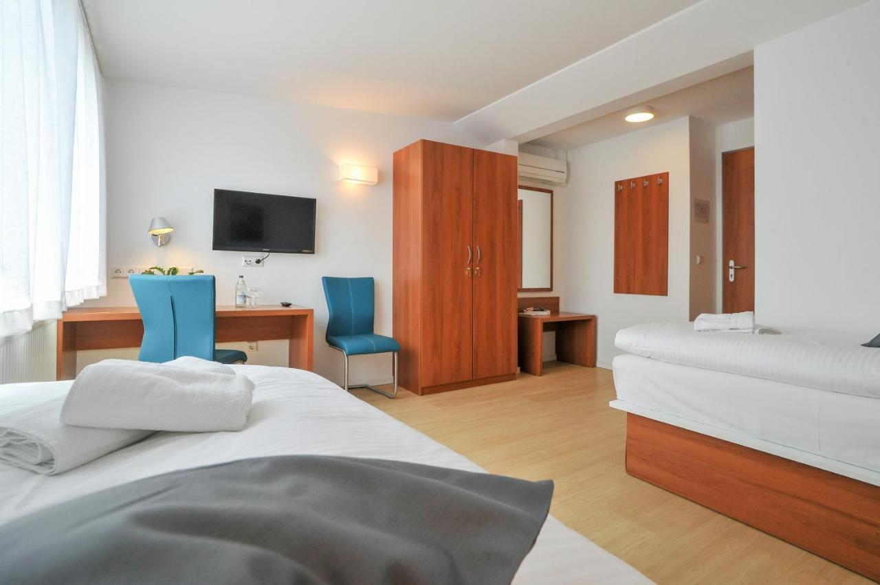 Gaestehaus Abz Штутгарт Екстер'єр фото